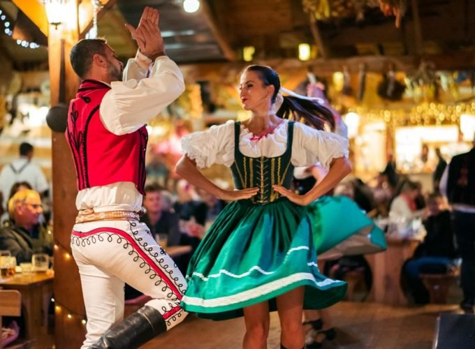 <h1 style='font-size:18px;'>Czech Traditional Folklore Show including Dinner</h1><H2 style='color:#5E6D77;font-size:14px;'>Hear Czech and Moravian folk songs as you enjoy dinner of traditional Czech cuisine</H2>